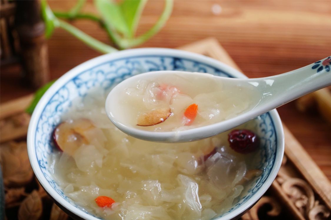 银耳羹怎么煮才能出胶,煮银耳出胶快的方法