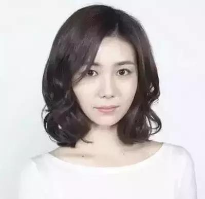 吹风机热风和冷风吹头发哪个蓬松,用吹风机快速打理有型的蓬松发型