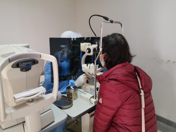 老人眼睛酸胀需警惕青光眼发作,老人青光眼导致失明眼痛有何良方