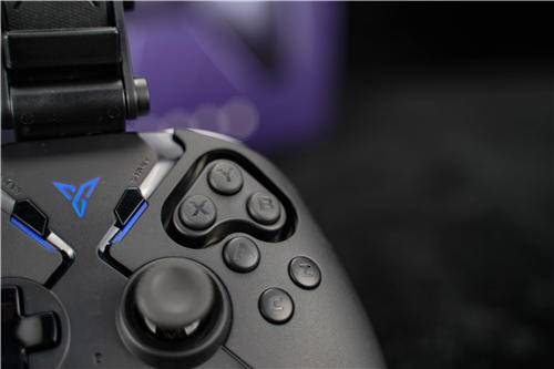 飞智八爪鱼2怎么开启体感,飞智八爪鱼2游戏手柄一键连招