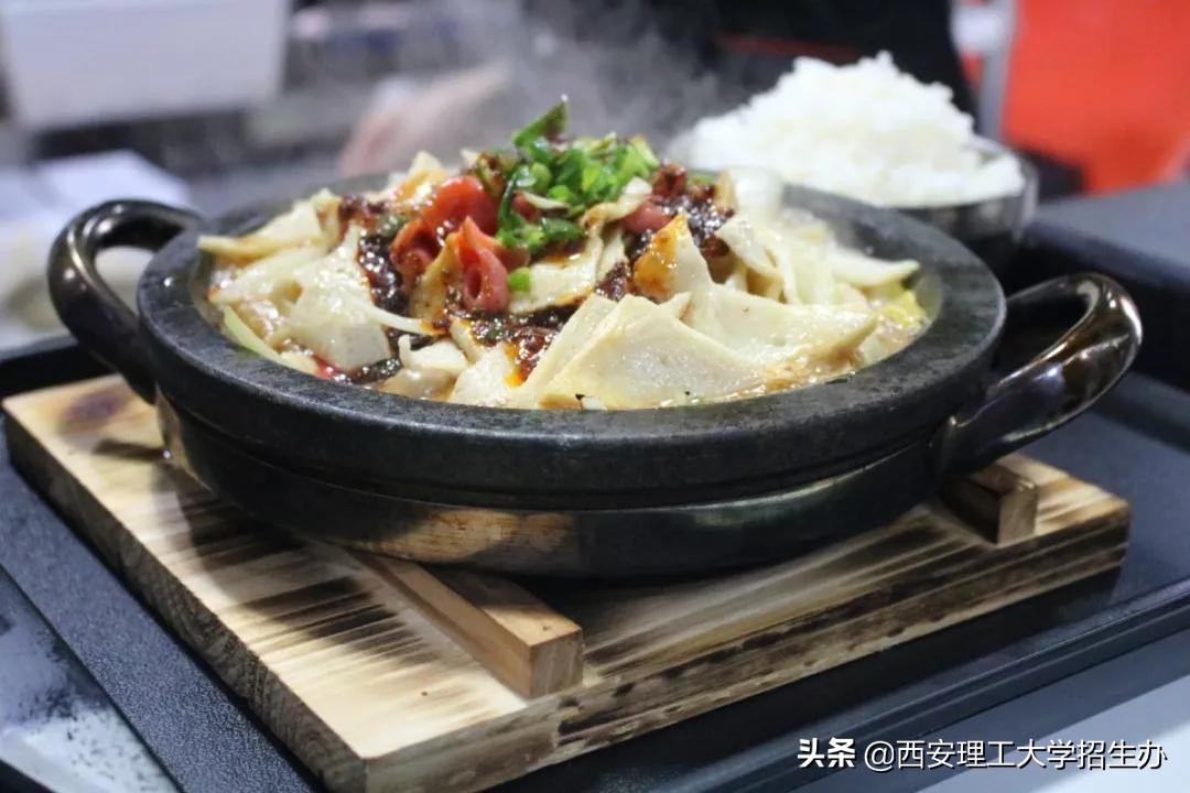 大学食堂难吃?这组图片将颠覆你的认知!