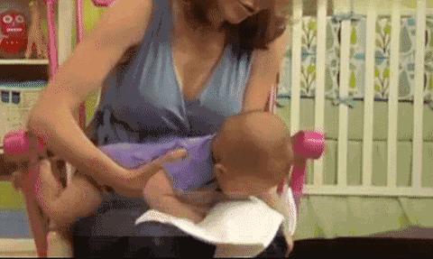 宝宝打嗝不停不要慌，目前官方认准最有效的方法学起来