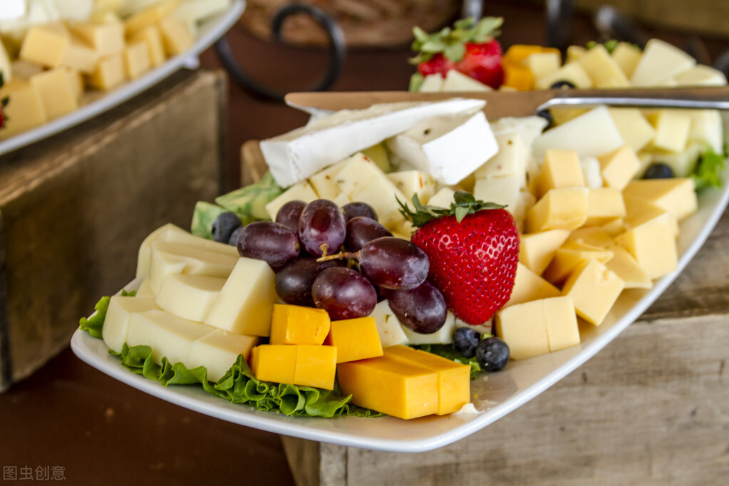 零食店生意火爆的经营方法,小区门口零食店生意不好怎么办