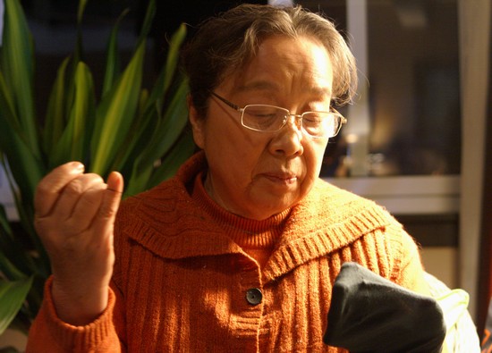 《双面胶》原著争着“给丽娟洗内衣裤”的婆婆：她，是在征服儿媳