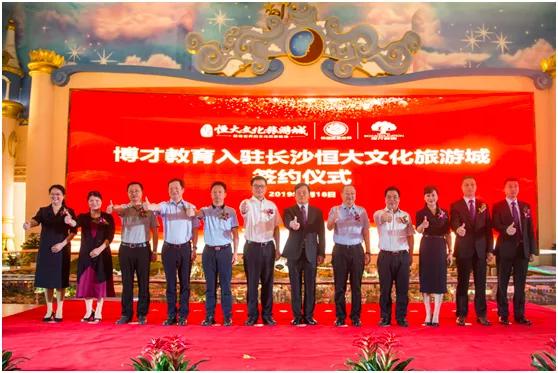 8字头起!地铁口瞰江美宅即将首开