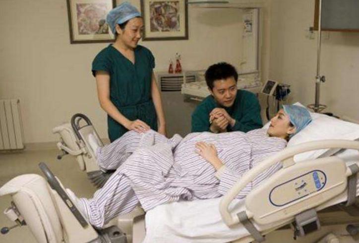 产房护士怒怼家属,产房引产护士说真话