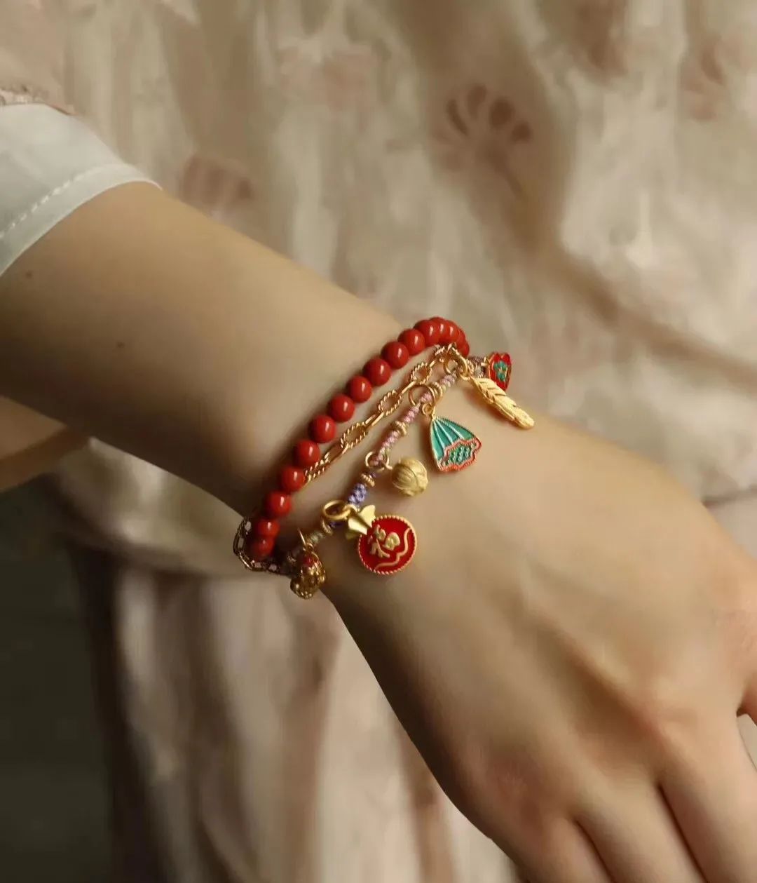 什么手串对自己的运气比较好,2024本命年带什么手串