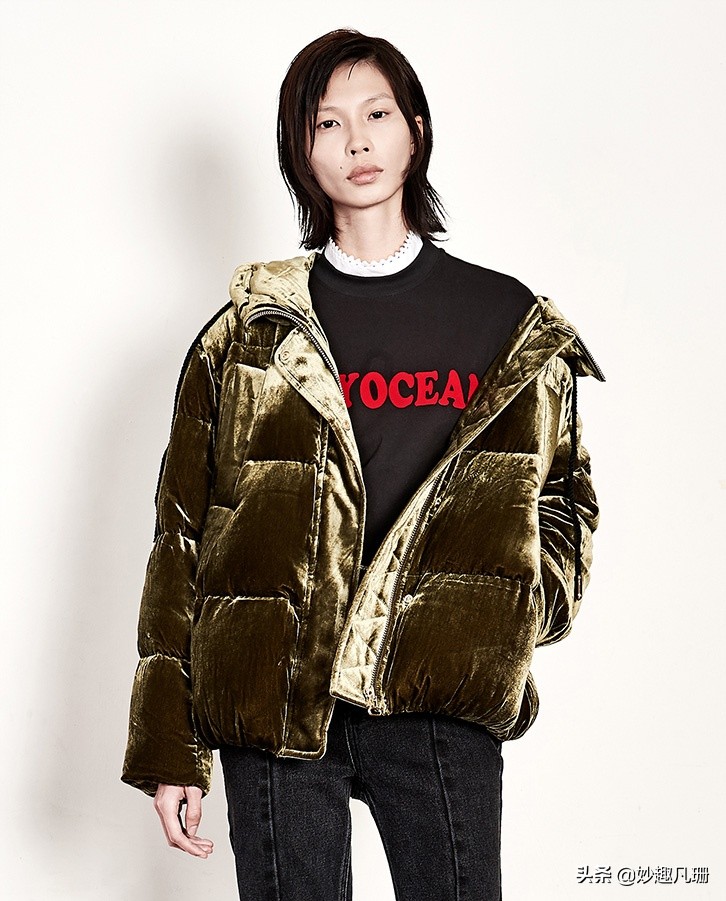 看一下各种羽绒服,好多好看的羽绒服