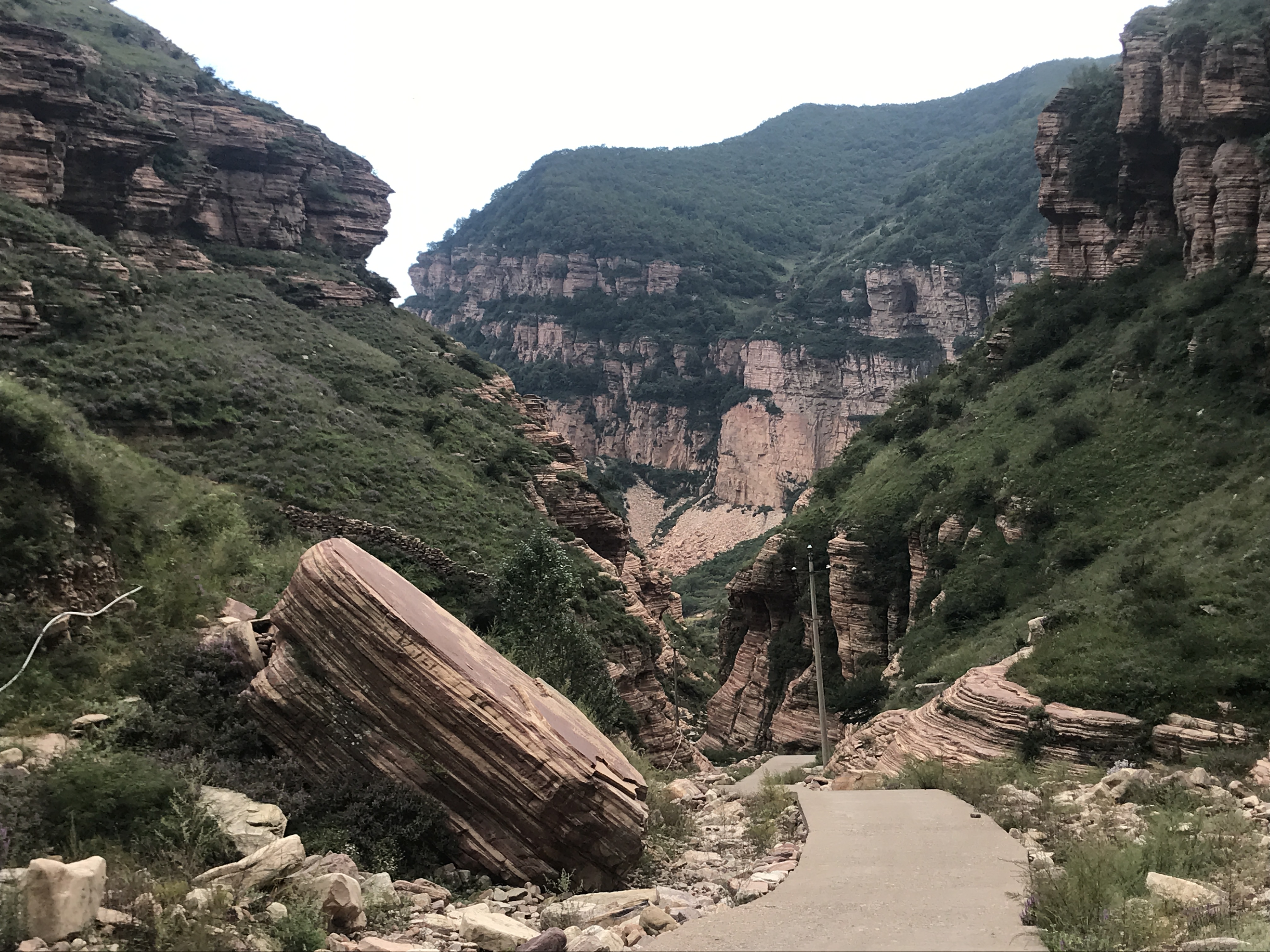 孩子爱吃甜食一嘴小黑牙，此招一出，父母小孩都快乐