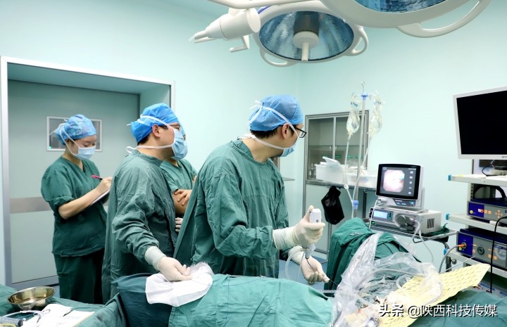 软镜经尿道钬激光碎石,洞口县人民医院输尿管软镜碎石术