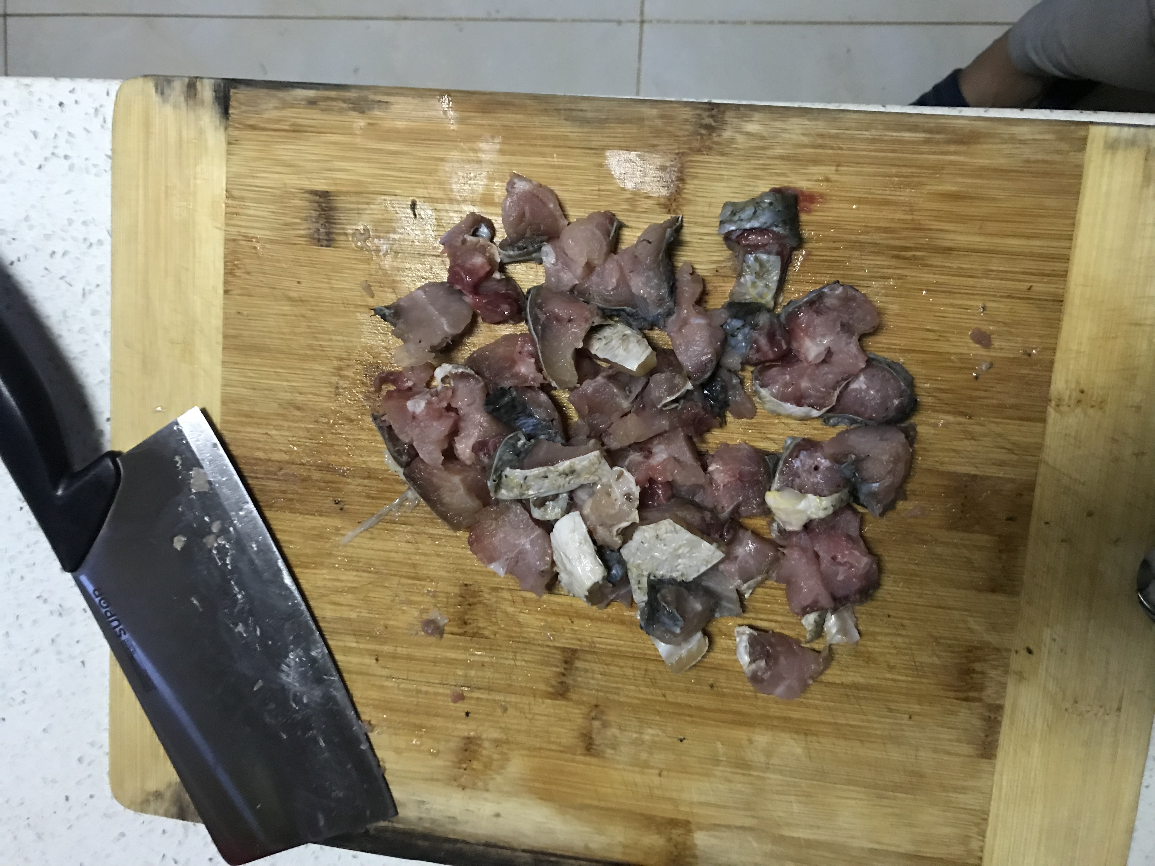 小龙鱼喂食小金鱼,龙鱼怎么喂食最快