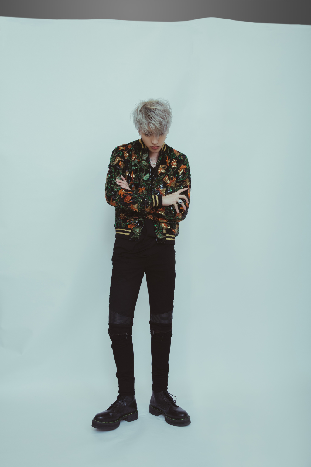 虚荣又丢人：郑爽粉丝晒单遭戳穿，全是代购图片评论区一堆人吹捧