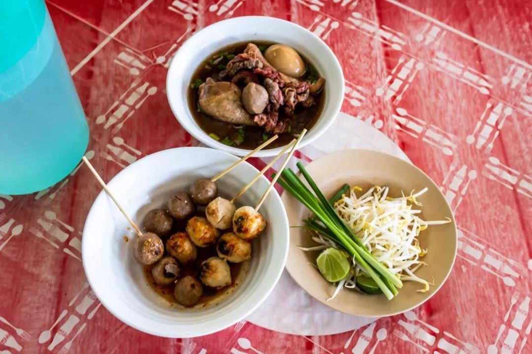 泰国普吉岛一天消费多少泰铢,普吉岛一家三口消费四天三夜