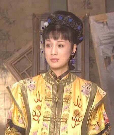 赫舍里氏皇后为什么受康熙宠爱,赫舍里氏是康熙的皇后吗