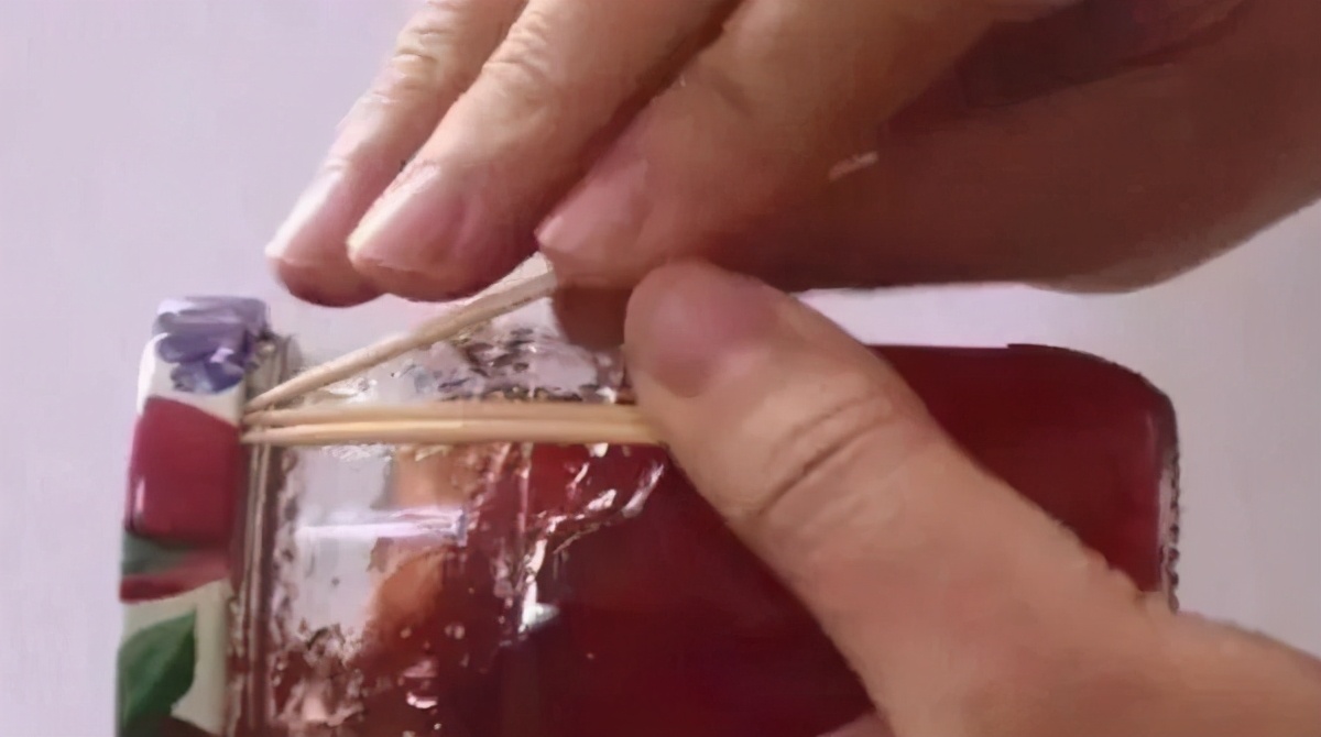 罐头盖子很难打开有简单办法吗,大瓶罐头盖子打不开小妙招