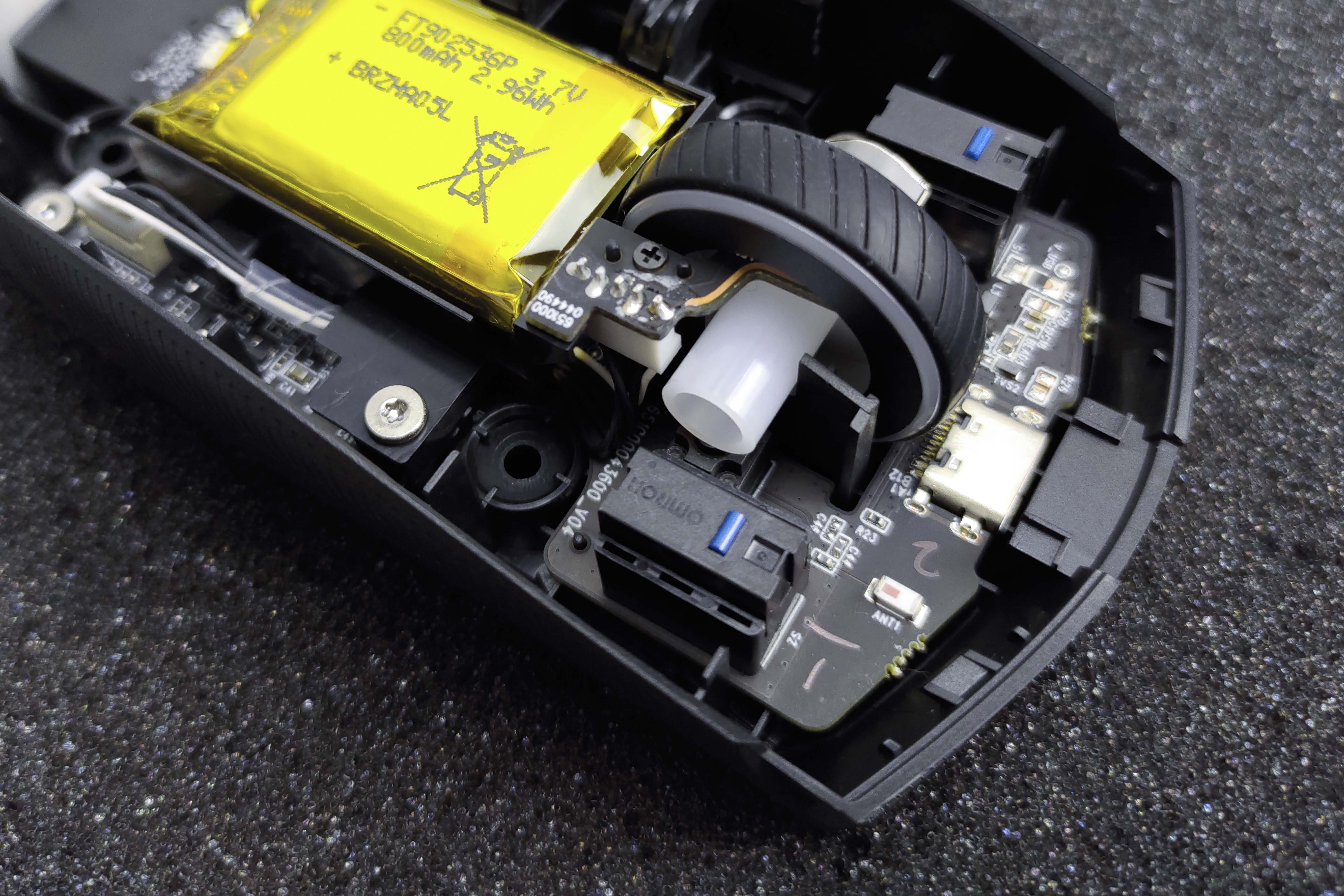 rog影刃2无线版鼠标拆解评测,rog月曜白影刃2鼠标测评