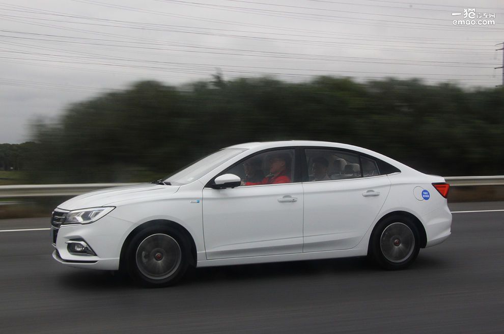 荣威i51.5t驾驶体验,荣威i5的1.5l发动机压缩比