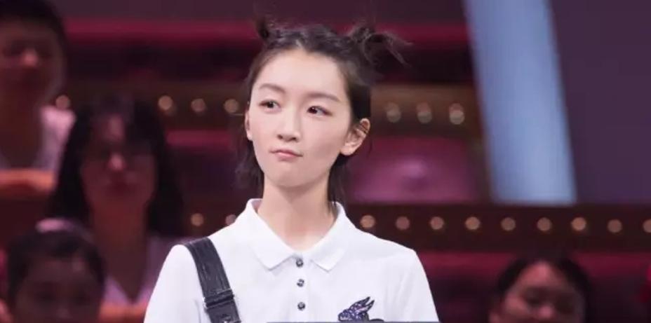 周冬雨小个子怎么穿,周冬雨的穿衣最适合矮个子参考