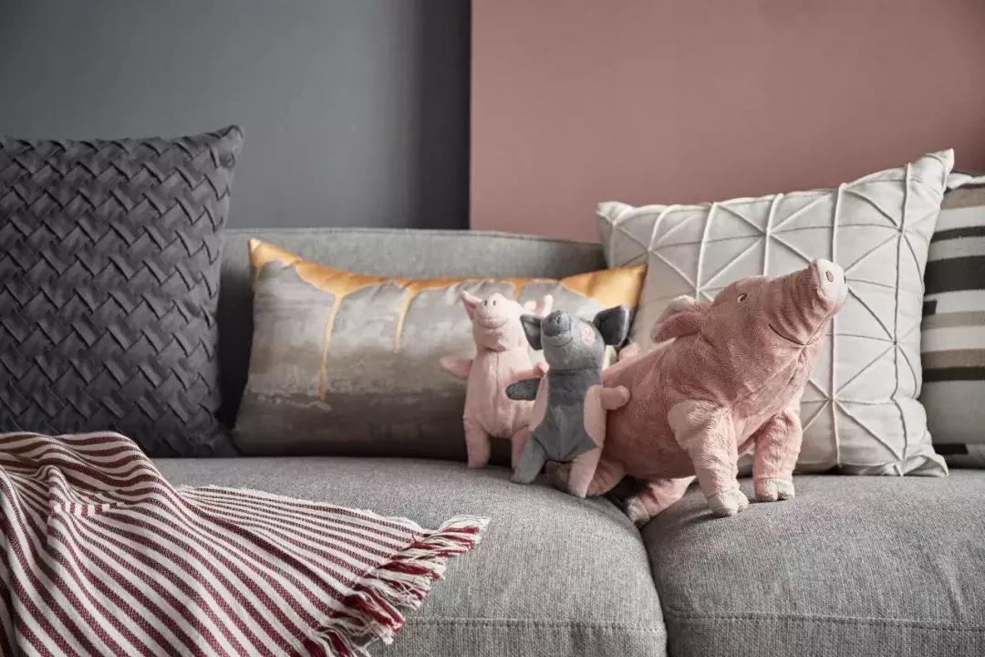 高级灰粉色卧室装修案例,高级灰的颜色铺在家里简约大气