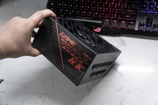 rogstrix雷鹰850g测评,rogstrix雷鹰550w