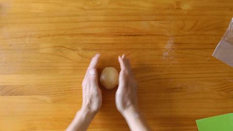 好吃到哭的港式菠萝包，多图超详细制作教程，想不成功都难