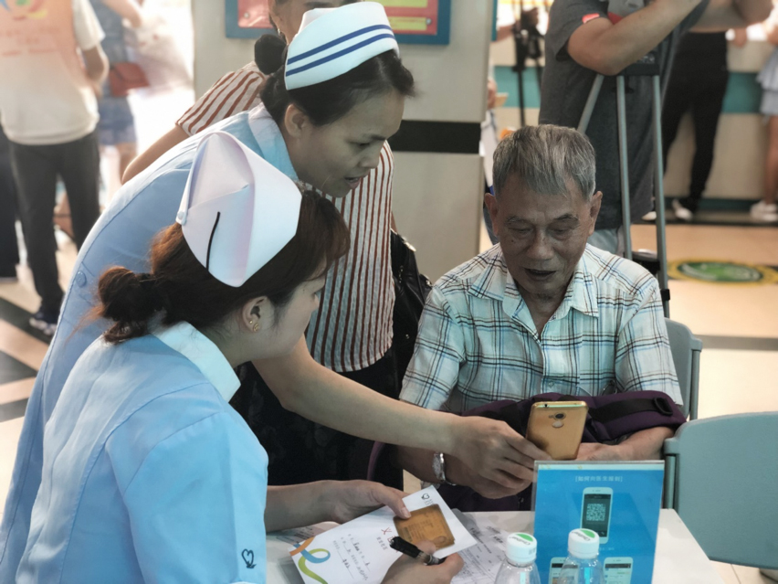 癫痫治疗过程中频繁愣神,癫痫病人一整天愣神