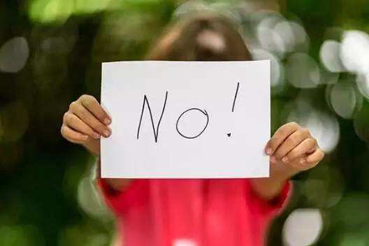 你弱你有理？教会孩子如何拒绝“道德绑架”很重要，家长别忽略