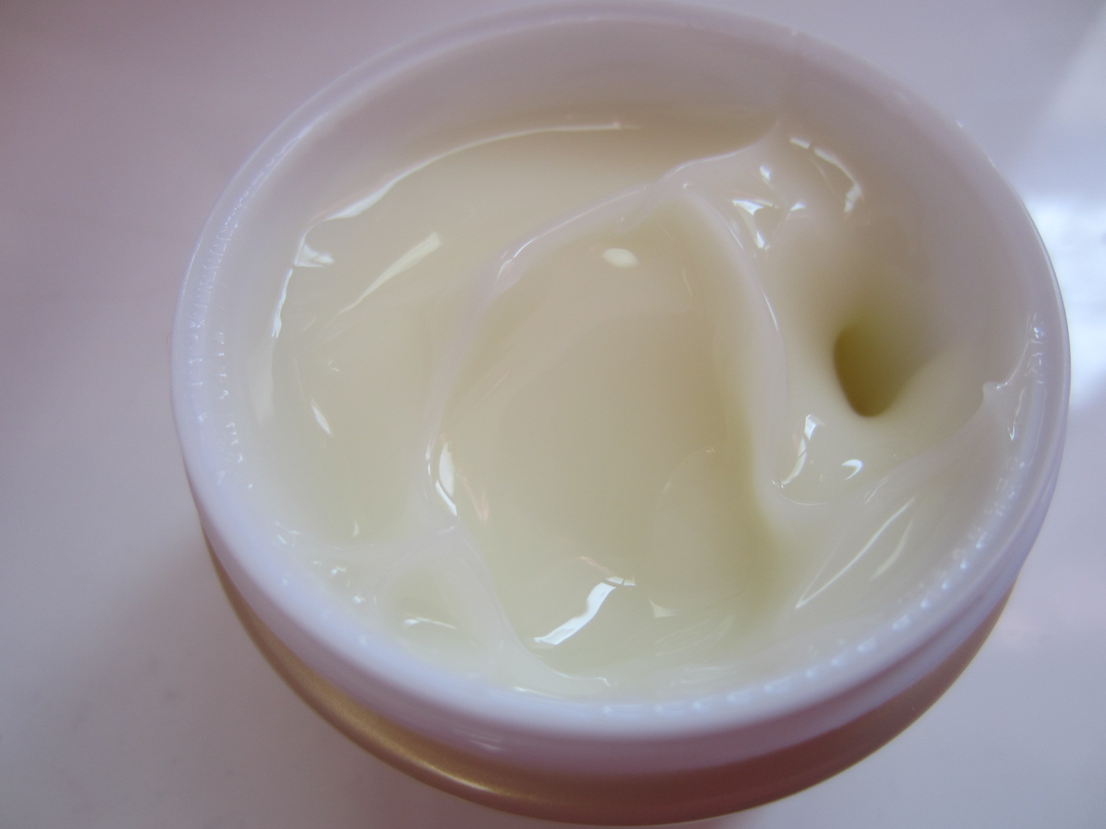 秋冬滋润补水面霜第一名,秋冬面霜超滋润保湿