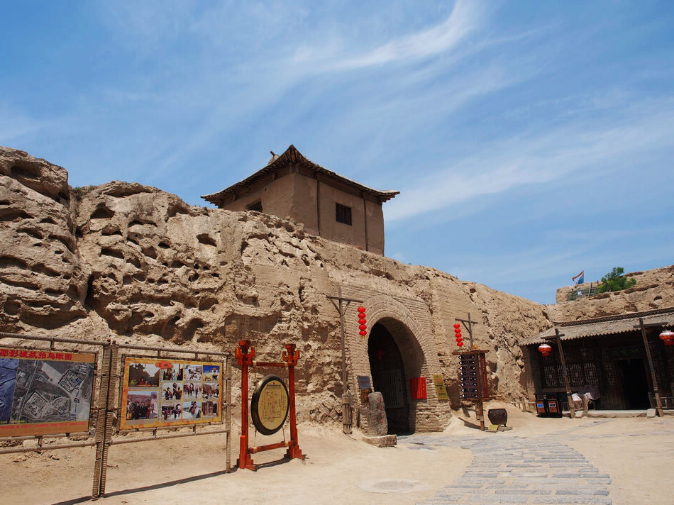 跟着星爷和老谋子的电影,去逛这座大名鼎鼎的西北影视城堡