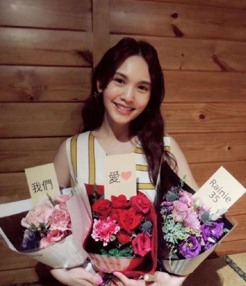 刘亦菲背腰曲线太惊艳,刘亦菲侧面真好看