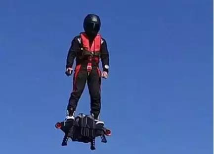 飞行滑板飞跃英吉利海峡,飞行滑板最新视频