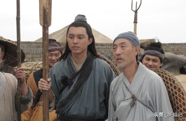 tvb御用弟弟入行,tvb御用弟弟回忆亡父不禁崩溃