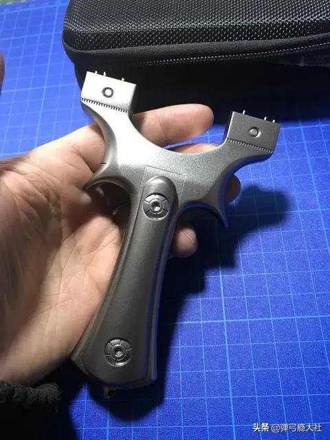 扁皮筋为啥老打弓头,扁皮筋能打多少发