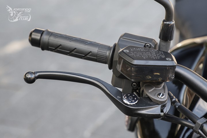 本田cbx1000摩托车试驾,试驾本田CB1000R