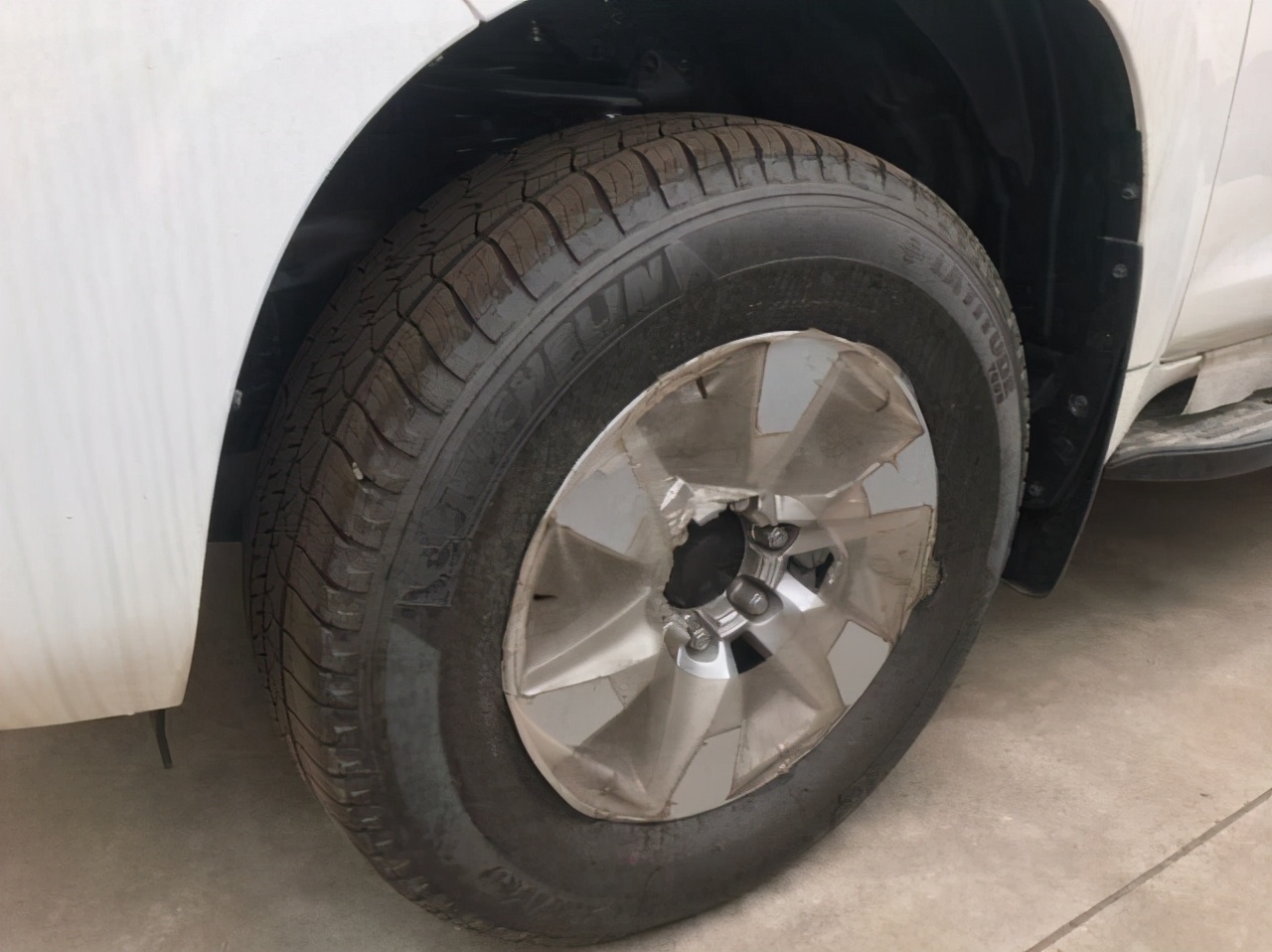 霸道3.0柴油和2.8柴油,柴油途锐和柴油霸道哪个好