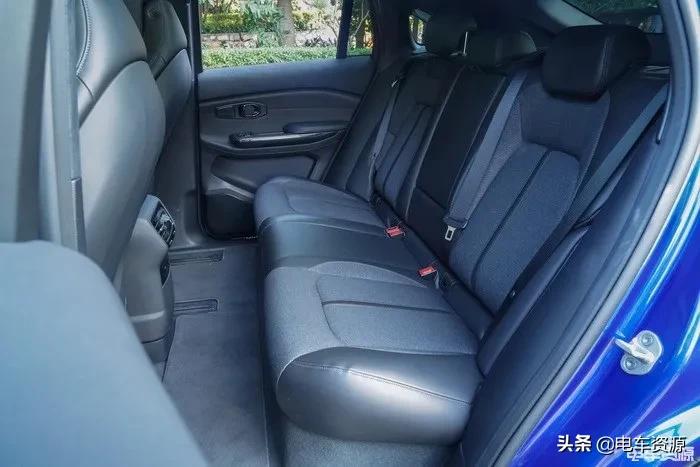 蔚来es6和ec6的后排空间,蔚来es6es7后排空间对比