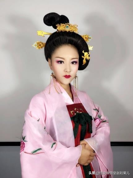 古代灵蛇髻发型女子,灵蛇髻飞天盘发教程