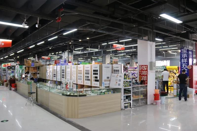 升级改造后的农贸市场夜景太美了,改造升级的农贸市场变靓了