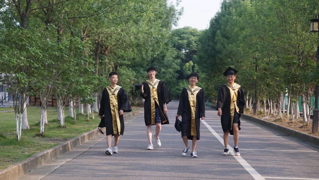 学霸男团六个男生,学霸男团