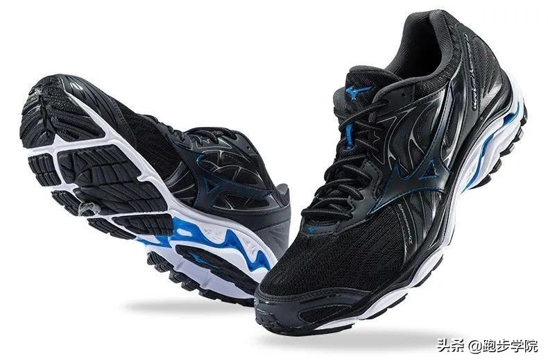 跑步四百公里,跑马4小时配速多少