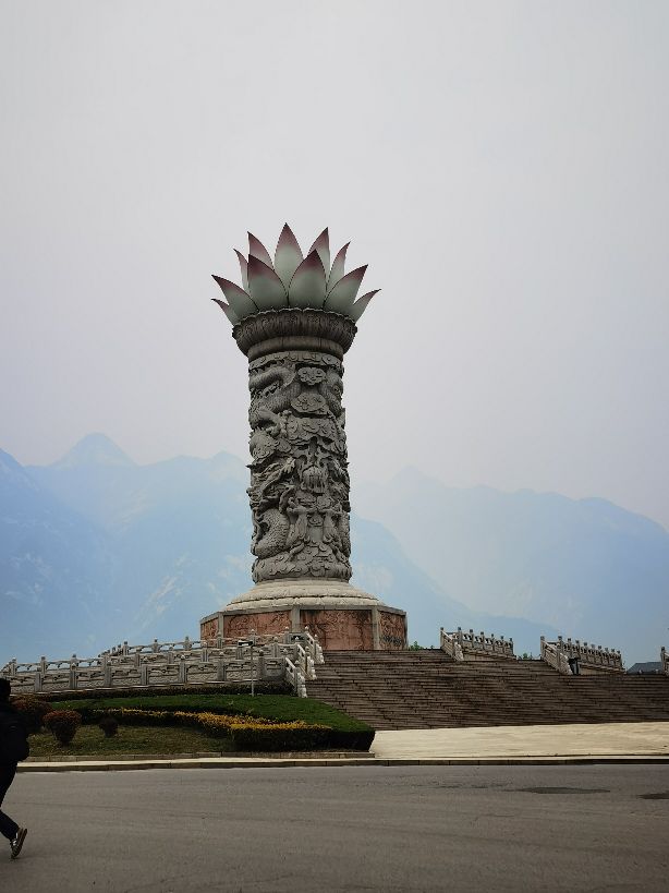 华山的五座峰分别可以干什么,华山一日游登山攻略图片简单