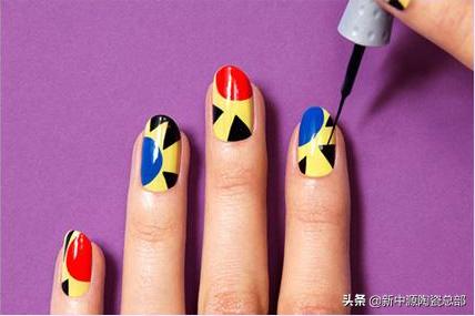 瓷砖中灰色和浅灰色哪个更显高级,灰色瓷砖和什么颜色撞色好看