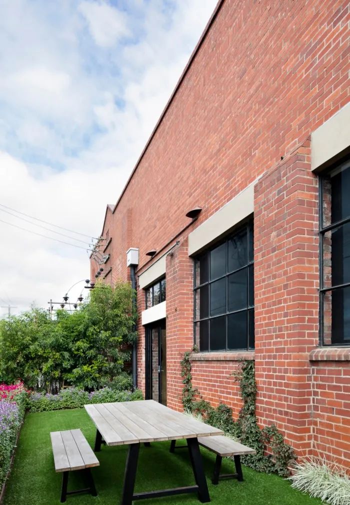 个性化高端办公空间设计200平方米,新型商业办公空间设计表现方法