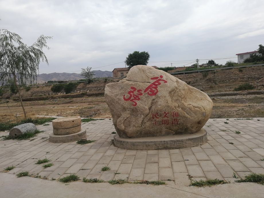 眼睛看不见的女大学生,眼睛看不见却考上大学的考生