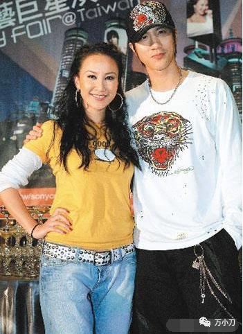 电臀天后最新消息,电臀天后李玟重现招牌动作