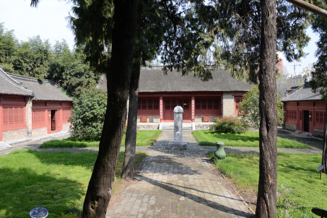 南阳诸葛书院,南阳卧龙岗诸葛书院