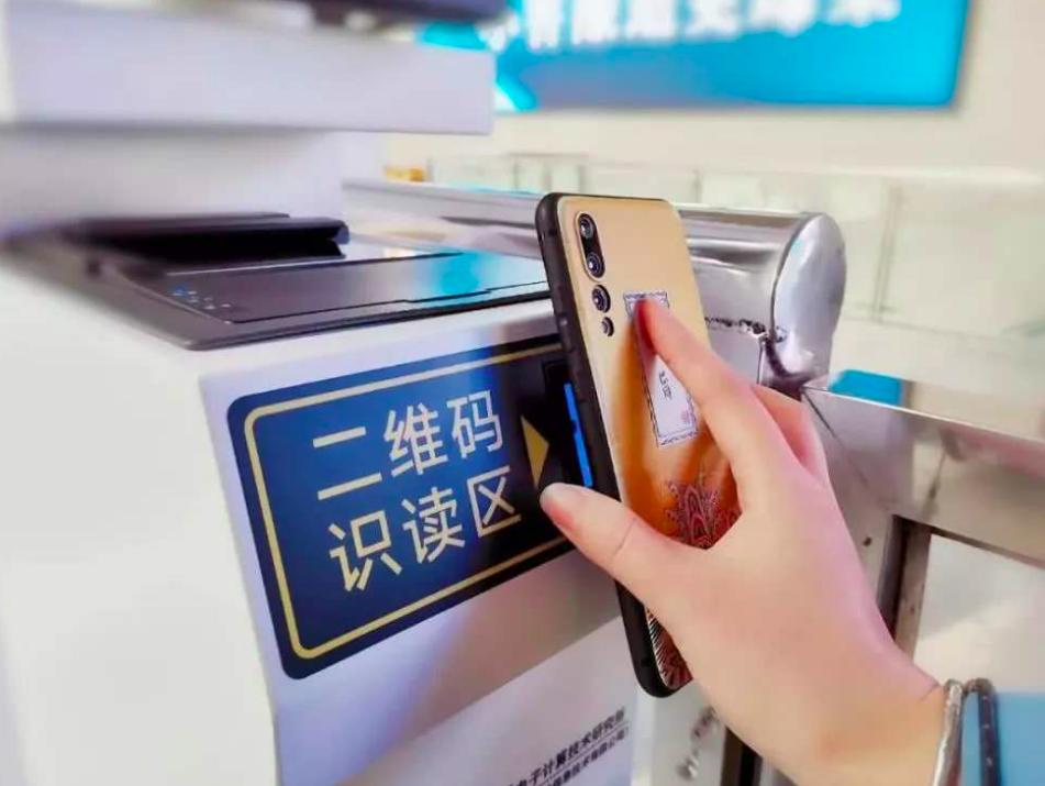 为什么现在高铁都实名制购票了,高铁实名制为什么还有黄牛