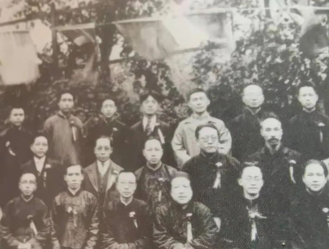 学*党**史:重读毛*东泽**〡“说空话”与“办实事”(全文)