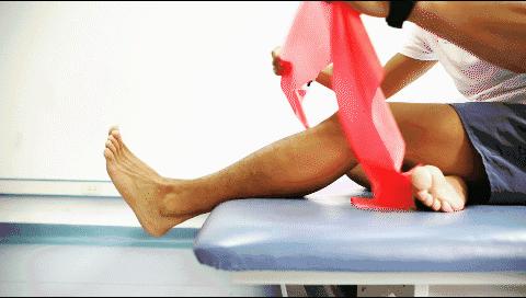 崴脚冰敷的正确做法,崴脚后怎么冰敷和热敷