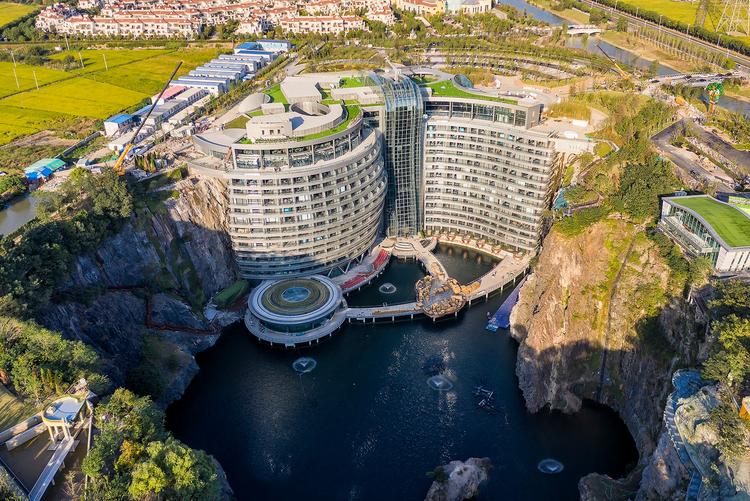 日本在中国挖的巨坑被改造,日本挖的88米巨坑